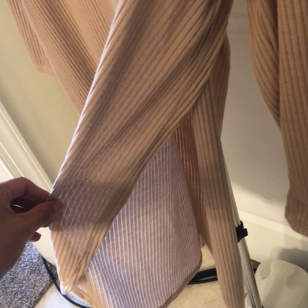 *NWOT* Tan Lightweight Tunic - Picture 3 of 4